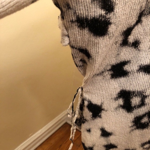 SOLD!! Zara Tie Dye Sweater. Size Medium - Picture 6 of 7